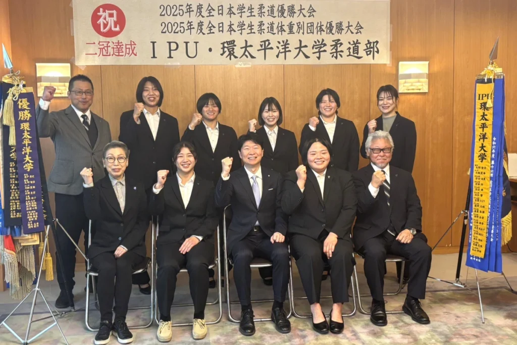 2026年1月21日 IPU女子柔道部:伊原木岡山県知事との記念写真